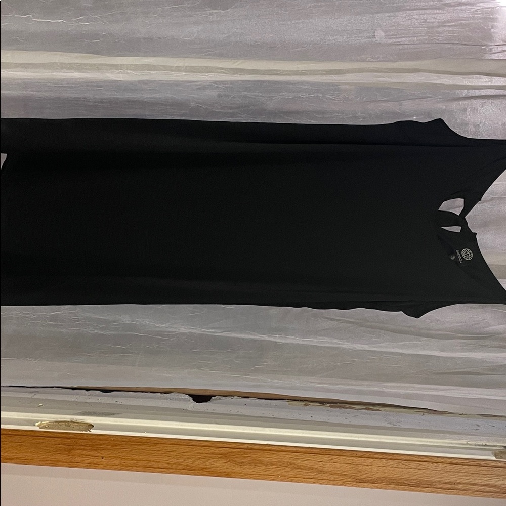 Chic Black Sleeveless Midi Dress